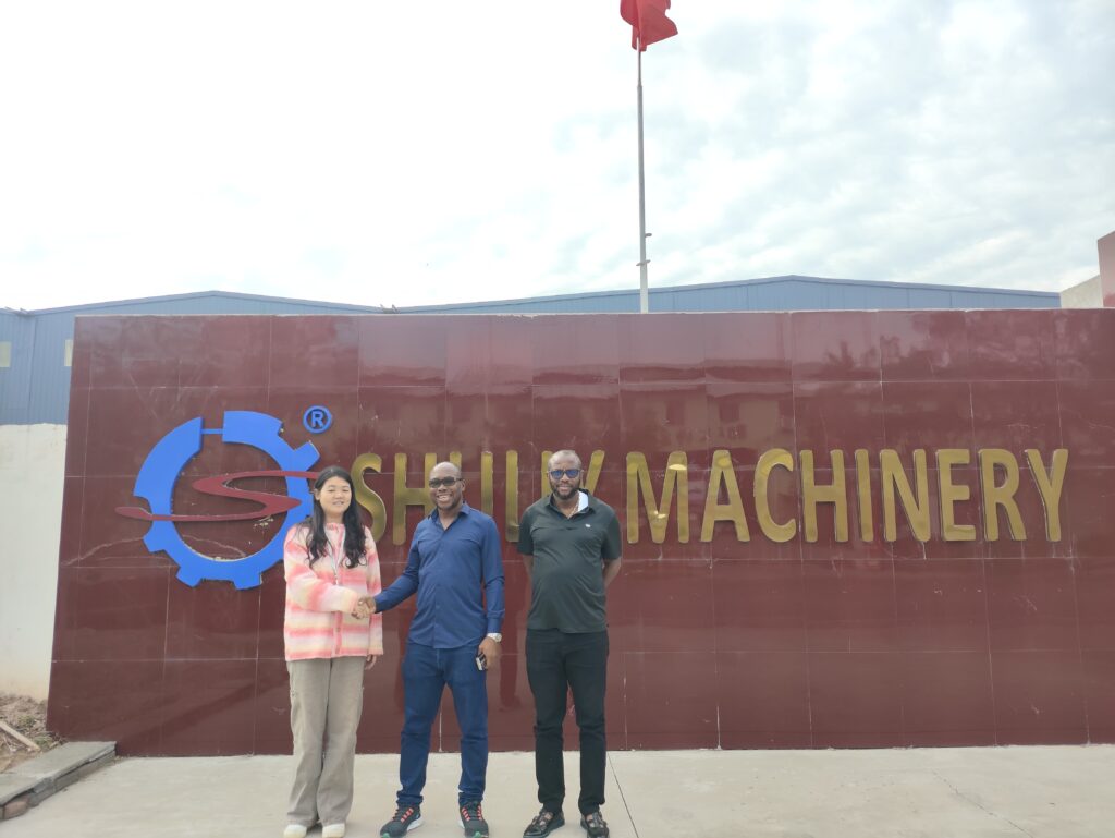 Customers come to visit shuliy factory